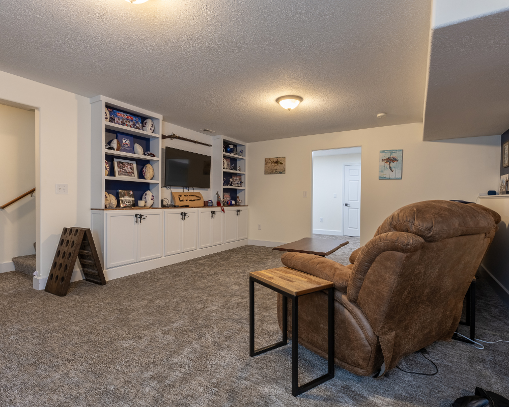 910 E 14th Terr | Basement