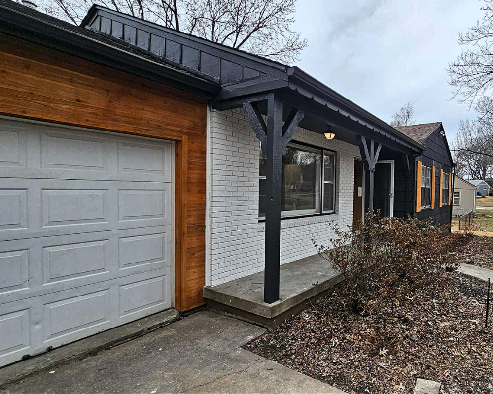 E 59th Terr | Exterior Painting