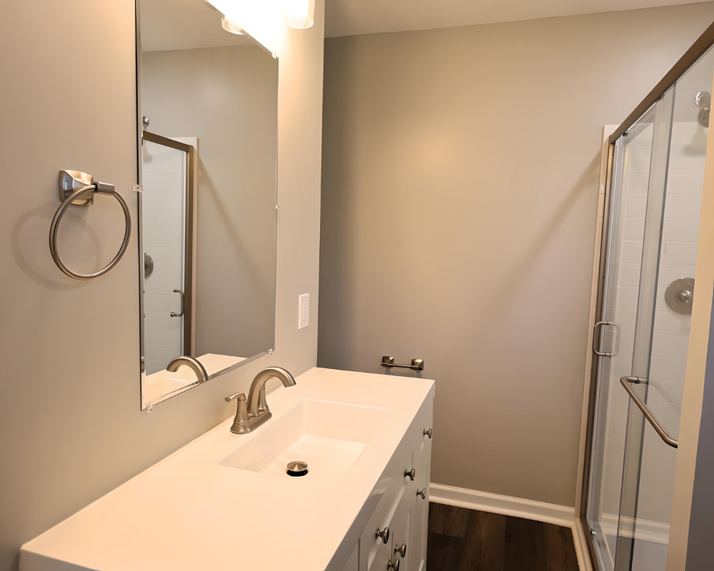 E 41st street | Bathroom