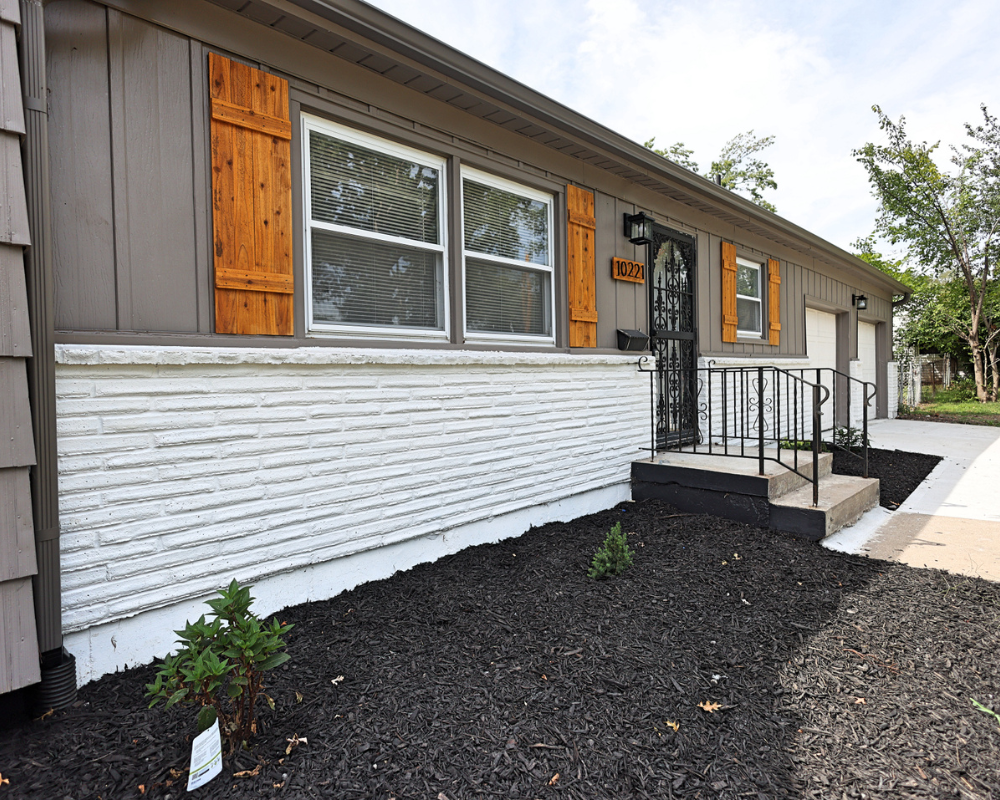 E 68th St | Exterior Painting